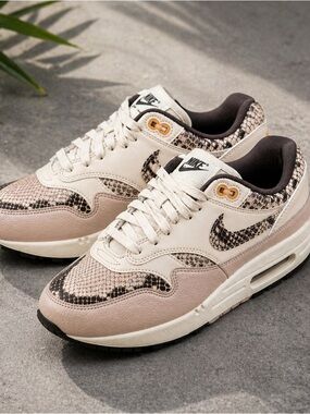 Nike Air Max 1 ‘87 Snake Print Orewood Brown Women’s 9 / Men’s 7.5